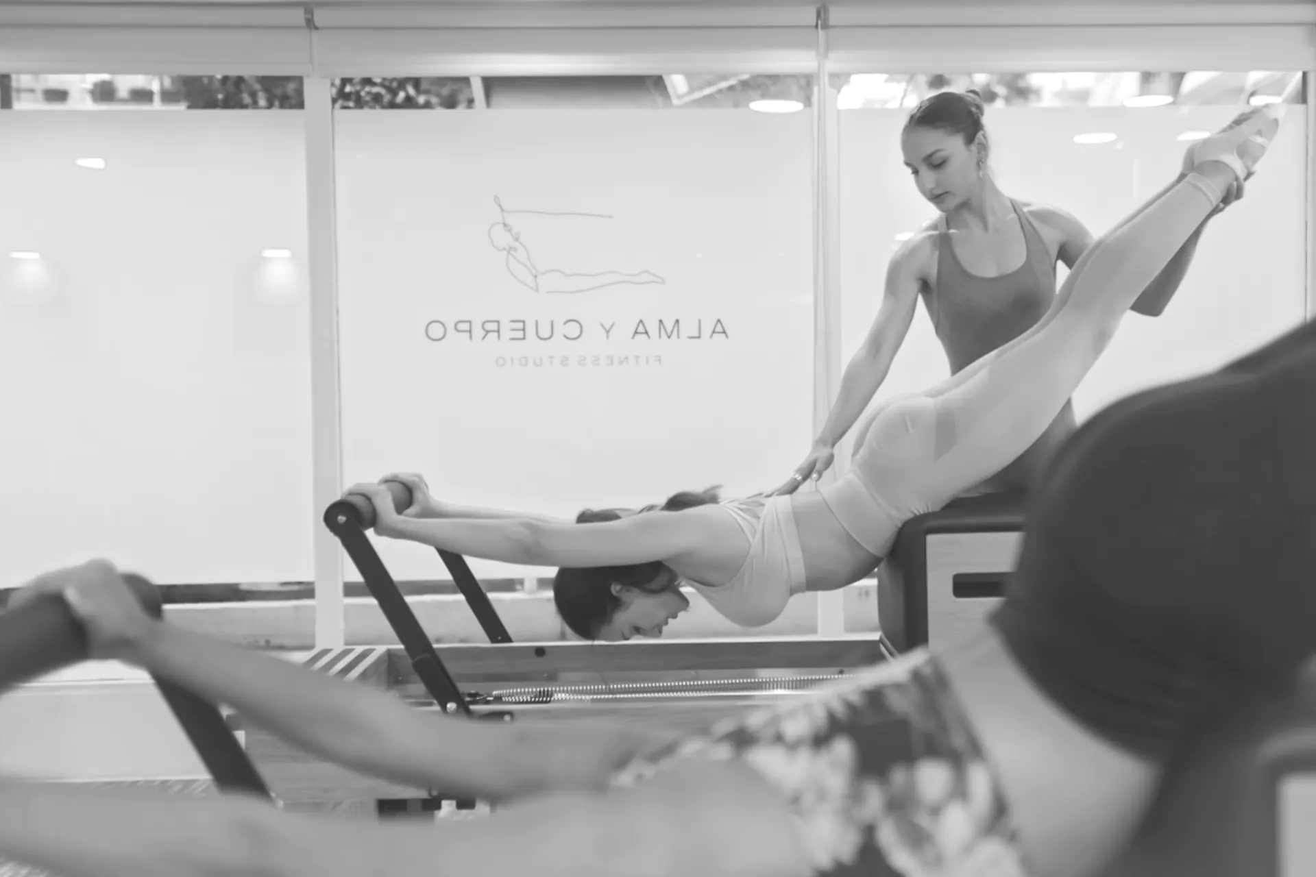 μαθηματα-pilates-μεθοδος-για-εγκυους-περιστερι-αποκατασταση-τραυματισμων-πετρουπολη-alma-y-cuerpo